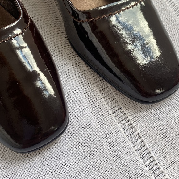 Ditto by Vaneli chocolate brown pumps block heels. - Picture 4 of 12